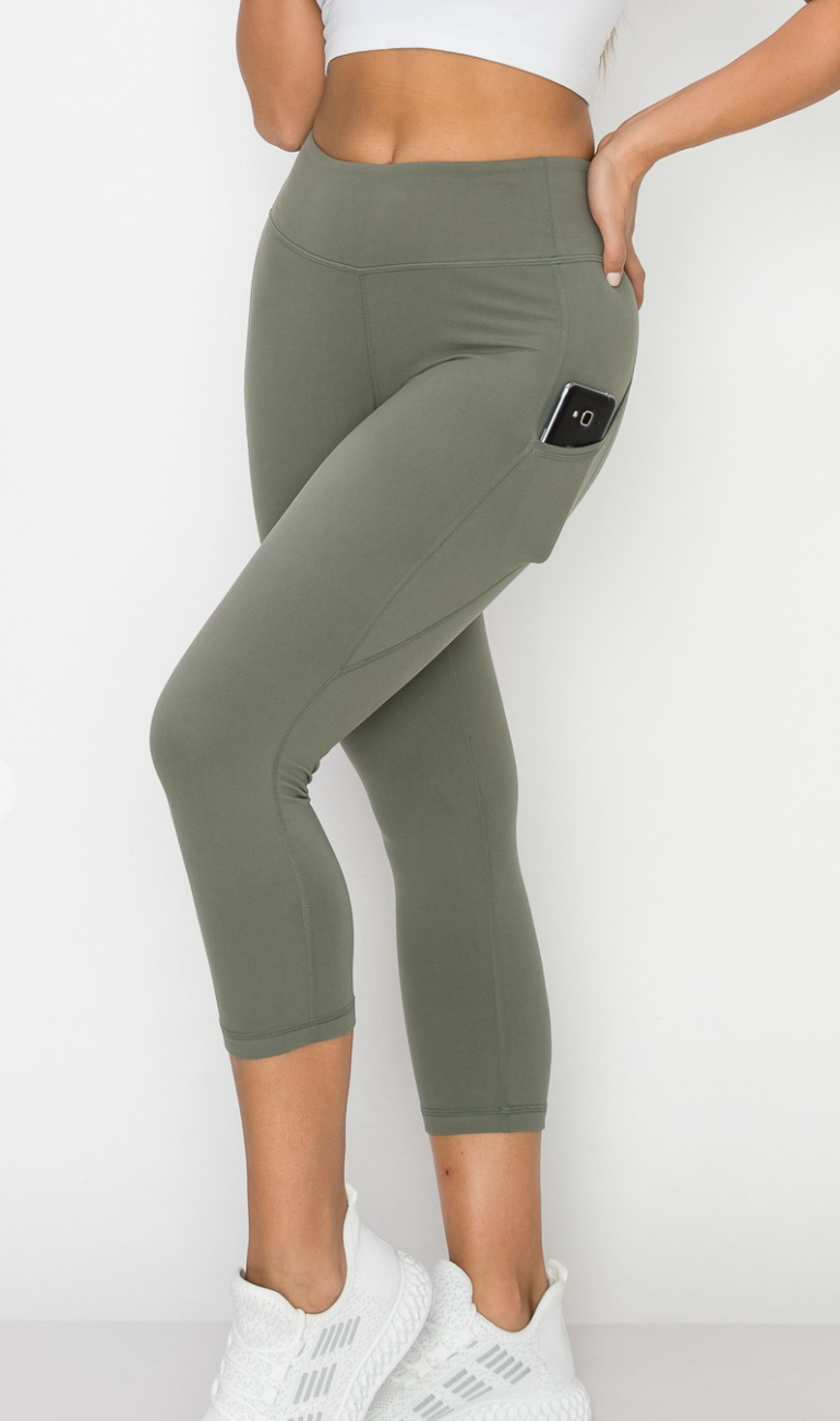 Basic yoga regular capri w/ side pockets