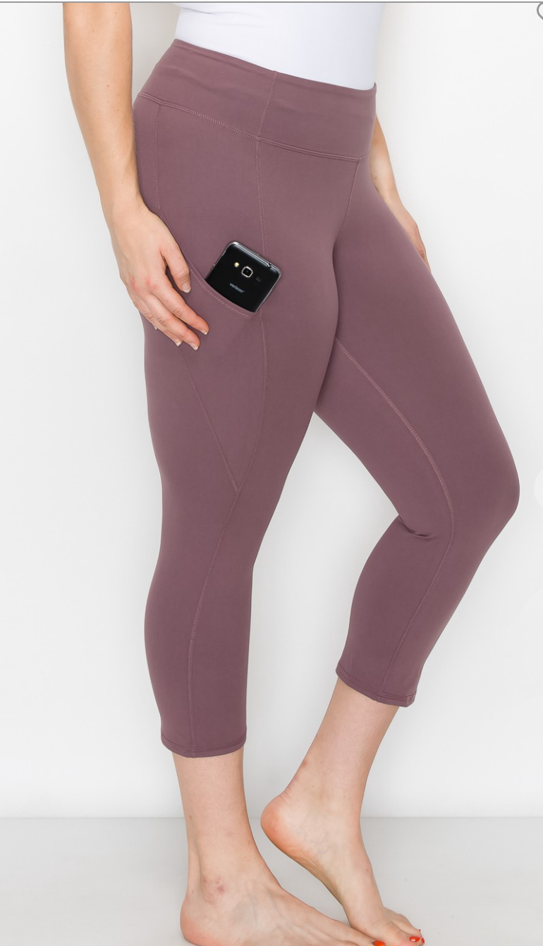 Basic yoga plus capri w/ side pockets