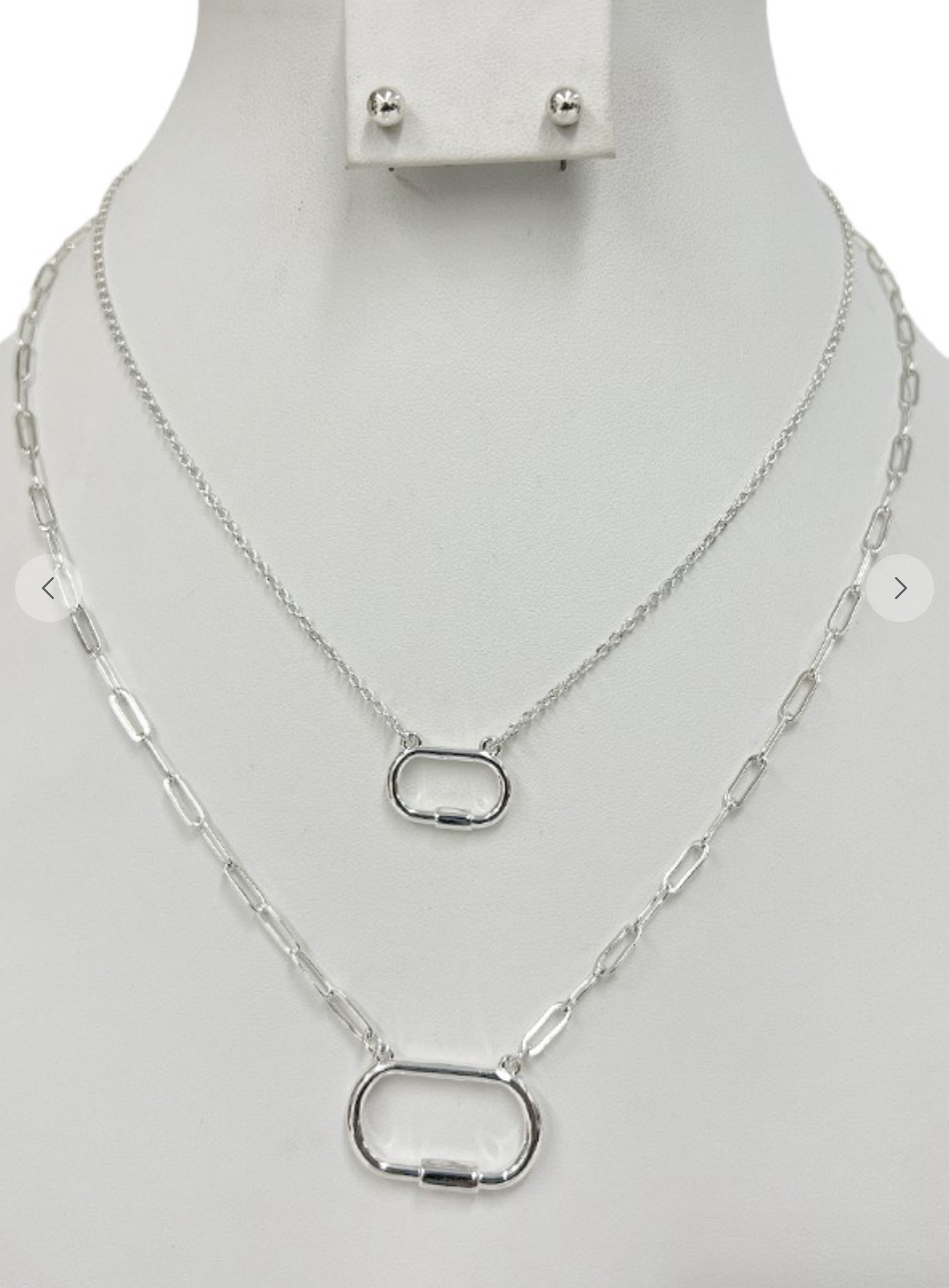 Oval Pendant Layered Necklace Set