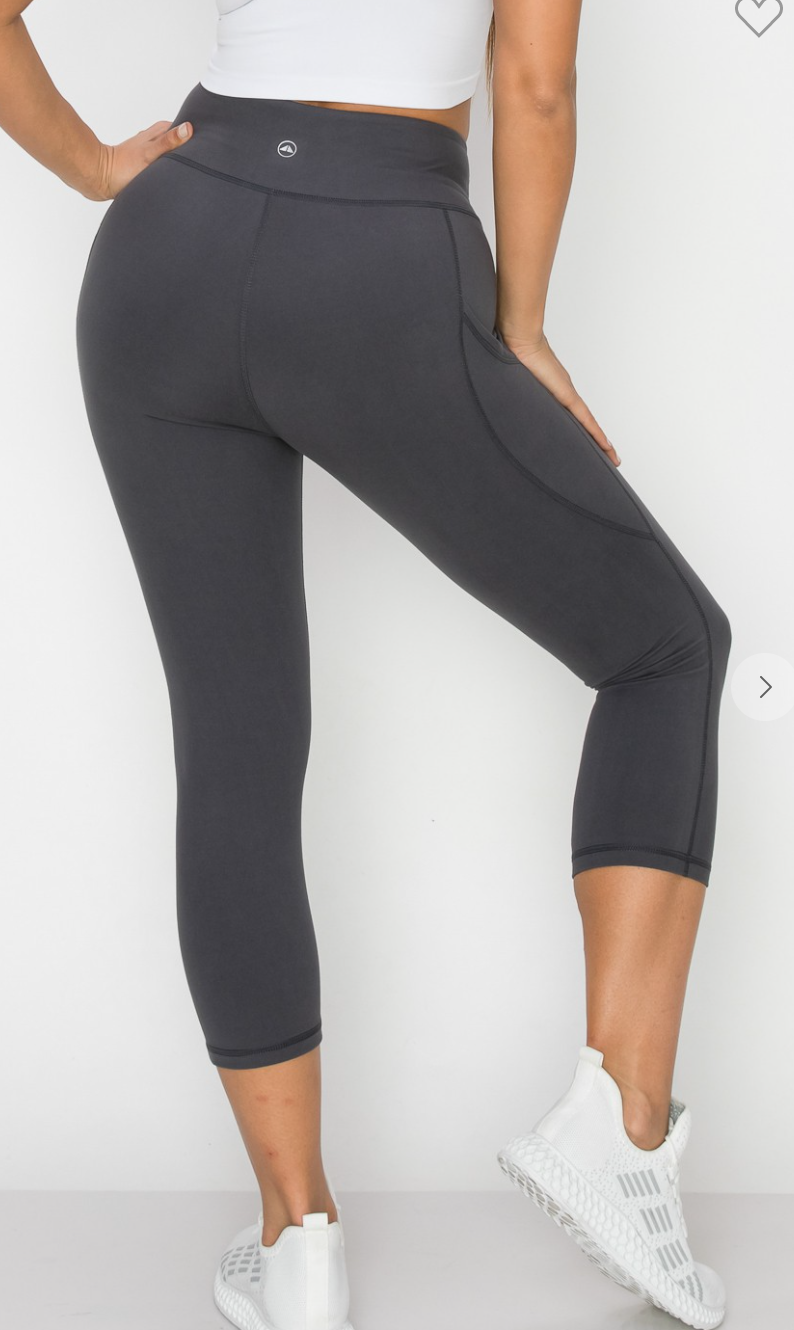 Basic yoga regular capri w/ side pockets