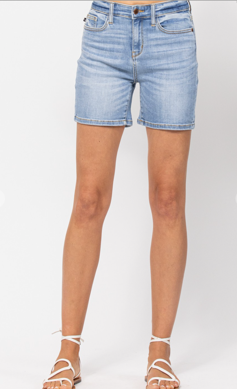 Judy Blue Hi Rise Mid Length Shorts